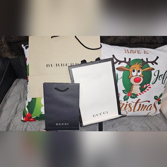 Luxury shopping bags 🛍 Gucci and Burberry. - Picture 2 of 4